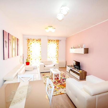 Happy Stories' Apartment In City Centre Shkodër Dış mekan fotoğraf